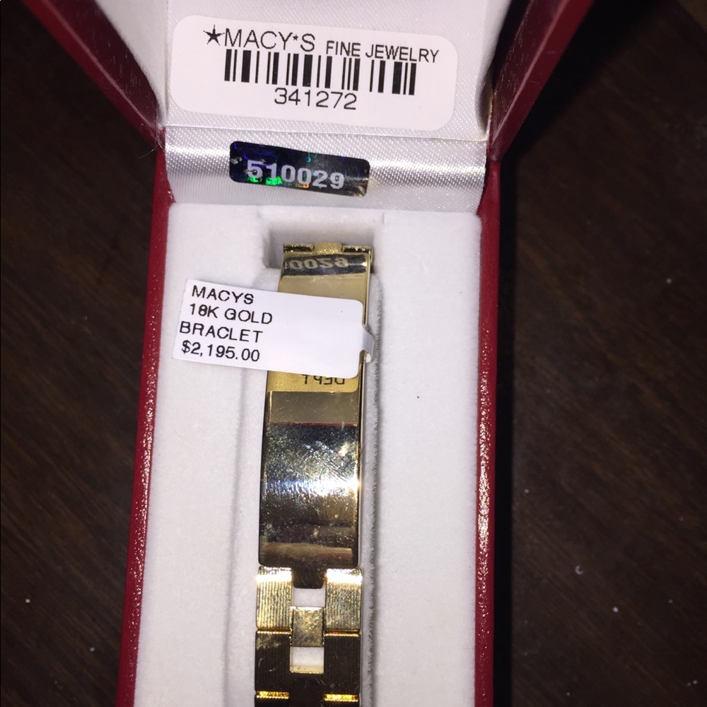 Macy’s 18k gold bracelet